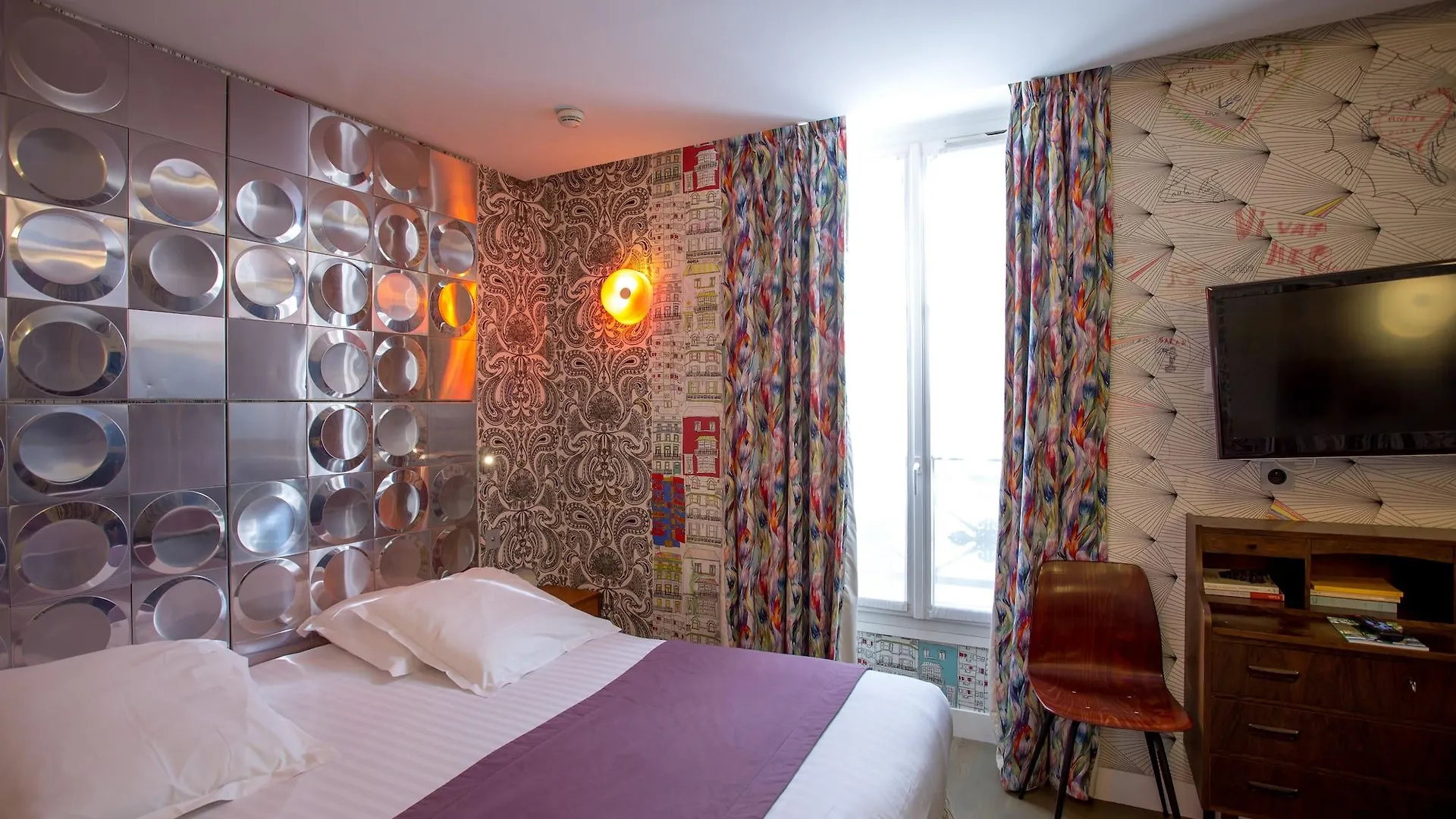 Hotel Crayon Paris France