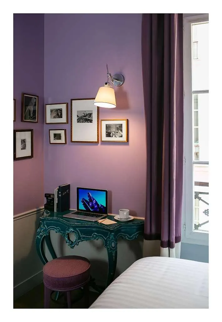 Hotel Crayon Paris France